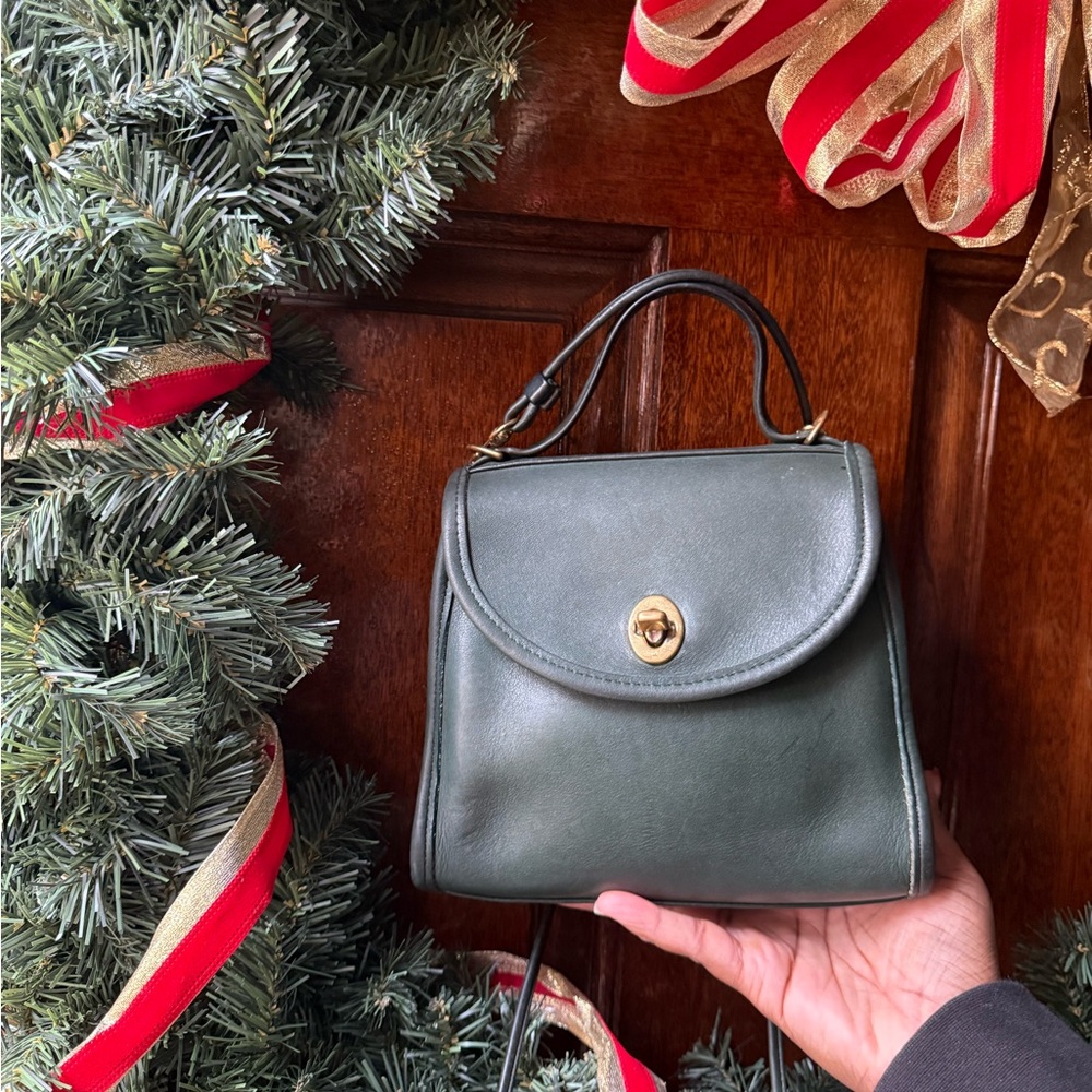 VINTAGE coach Regina 9983